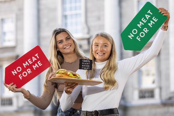 SPAR reveals Ireland’s first wholly plant-based fillet to challenge the traditional chicken fillet roll